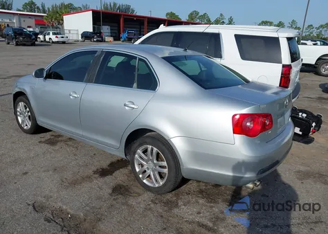 2007 Volkswagen Jetta Wolfsburg Edition from USA, damaged, VIN 3VWEF71K67M081314